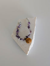 Load image into Gallery viewer, Quandong crystal bracelet (purple)